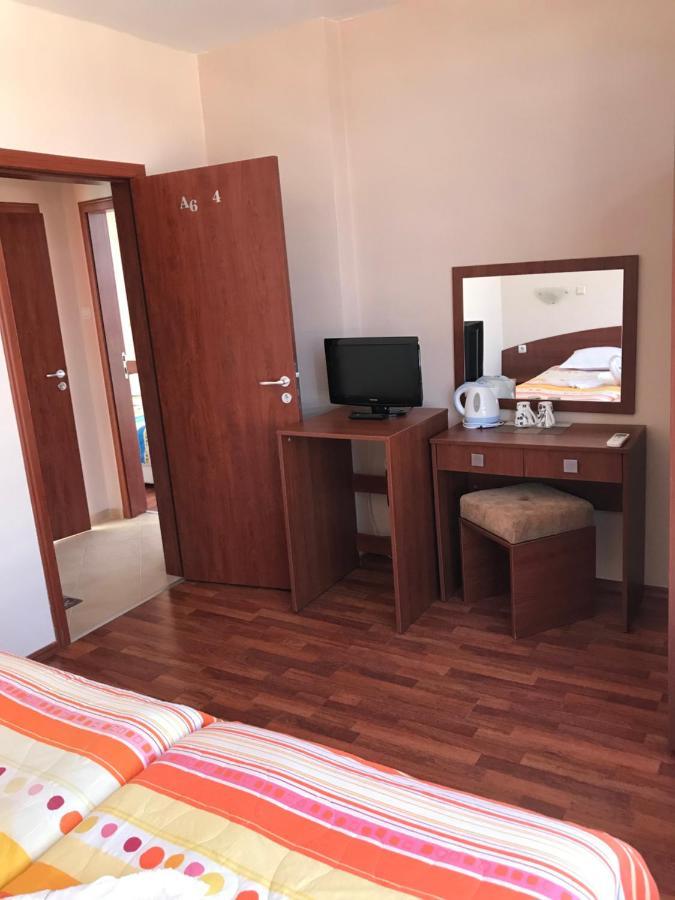 Red House Guest House Nesebar Exteriör bild