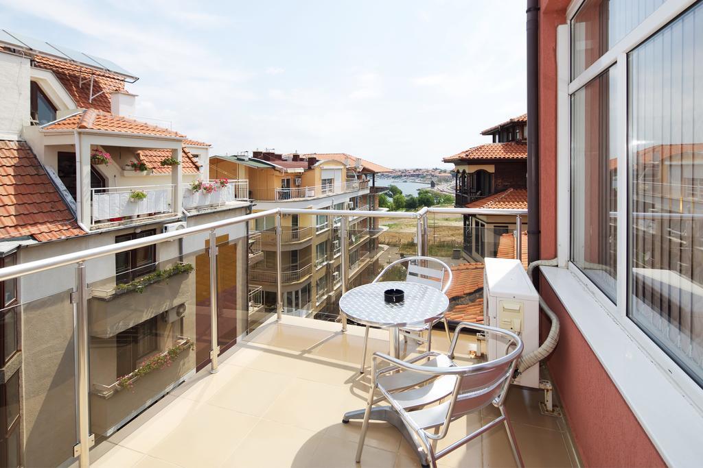 Red House Guest House Nesebar Exteriör bild